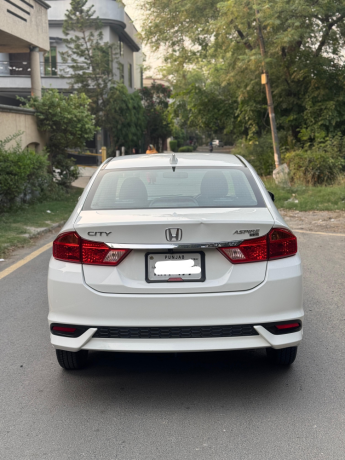 honda-city-15l-aspire-cvt-big-3