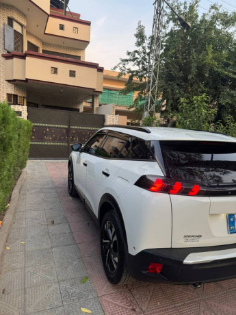 peugeot-2008-allure-2023-big-3