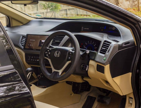 honda-civic-vti-oriel-prosmatec-2013-big-8