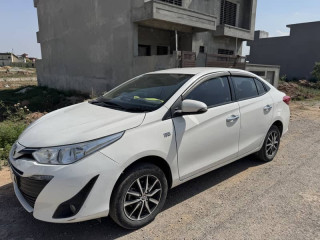 toyota-yaris-15-ativ-x