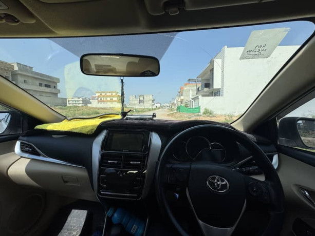 toyota-yaris-15-ativ-x-big-1