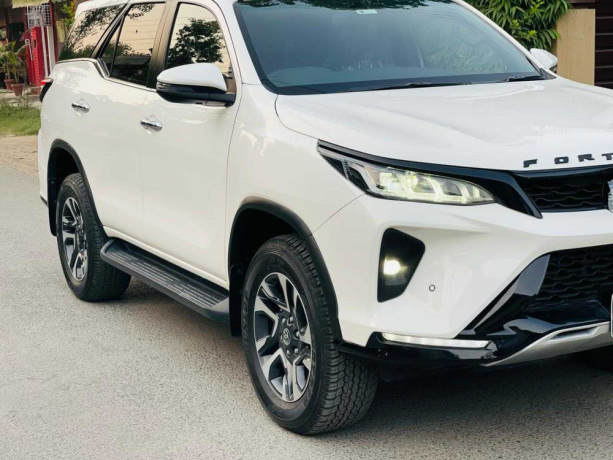 toyota-fortuner-legender-big-2