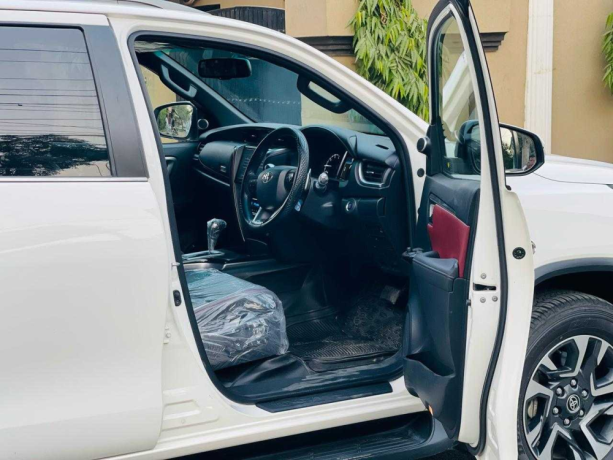 toyota-fortuner-legender-big-8