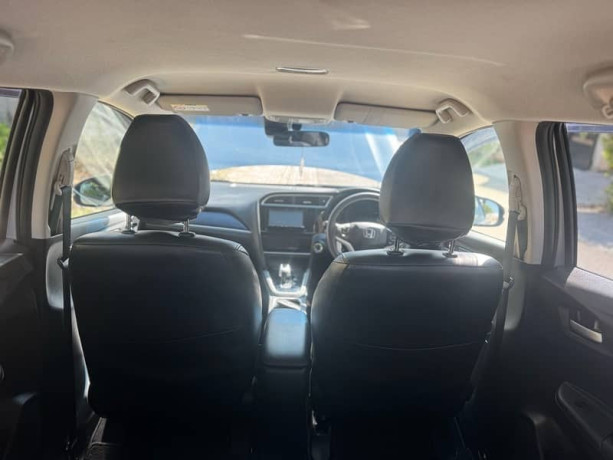 honda-fit-shuttle-hybrid-20182022-big-16