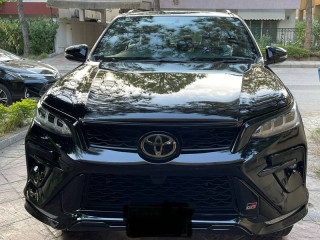 toyota-fortuner-gr-s-2025