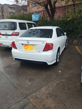toyota-corolla-axio-2007-big-2