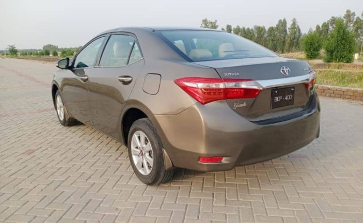 toyota-altis-grande-2014-big-3