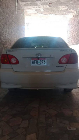 toyota-corolla-2004-big-1
