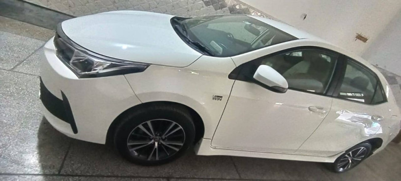 toyota-corolla-altis-x-16-2021-model-big-2
