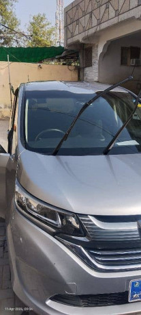 honda-freed-g-hybrid-2018-big-1