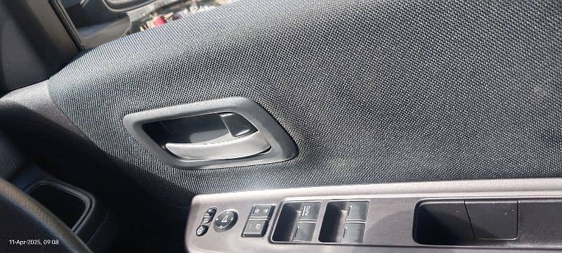 honda-freed-g-hybrid-2018-big-9