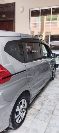 honda-freed-g-hybrid-2018-big-13