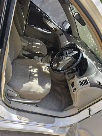 toyota-corolla-xli-2009-big-8