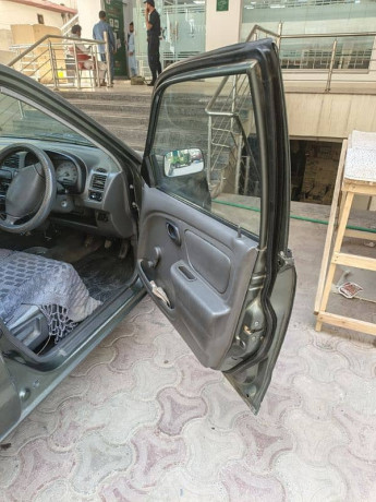 suzuki-alto-2010-big-7