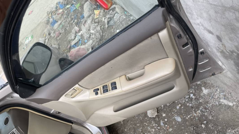 toyota-carolla-gli-2006-big-14