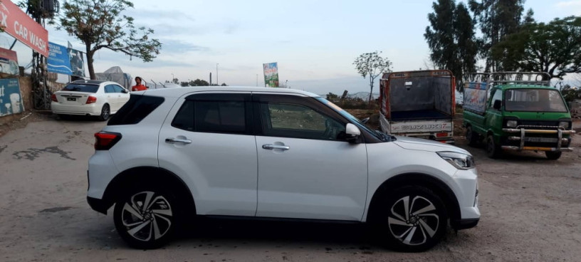 toyota-raize-z-2020-big-15