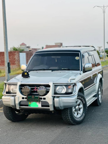 mitsubishi-pajero-exceed-35-1994-big-4