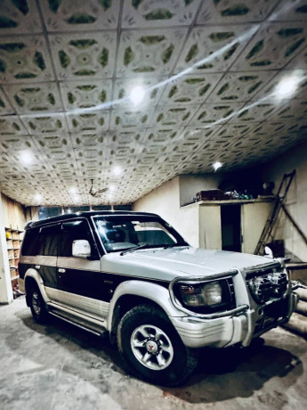 mitsubishi-pajero-exceed-35-1994-big-2