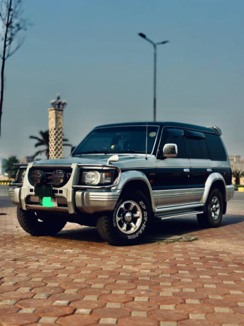 mitsubishi-pajero-exceed-35-1994-big-3