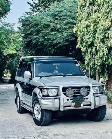 mitsubishi-pajero-exceed-35-1994-big-0