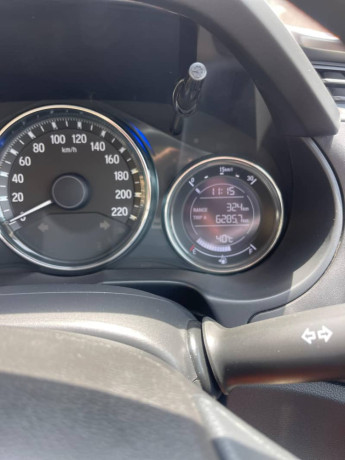 honda-city-15-i-vtec-prosmatec-2021-big-2