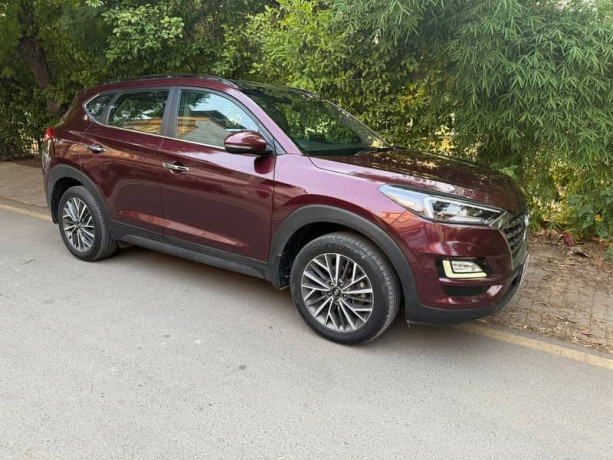 tucson-awd-2021-b-to-b-genuine-big-2