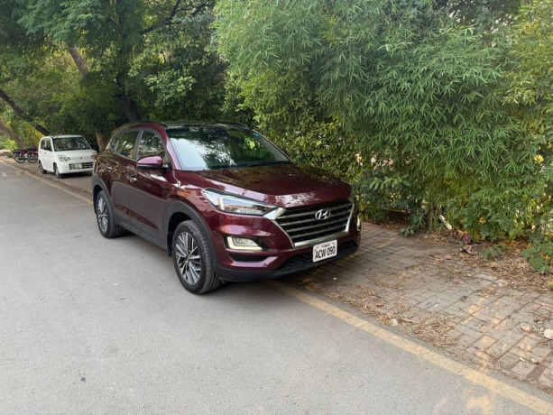 tucson-awd-2021-b-to-b-genuine-big-0