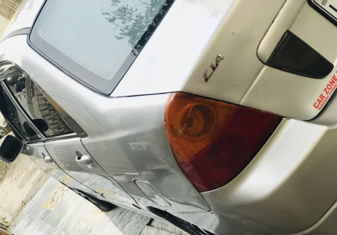 suzuki-liana-2006-big-5