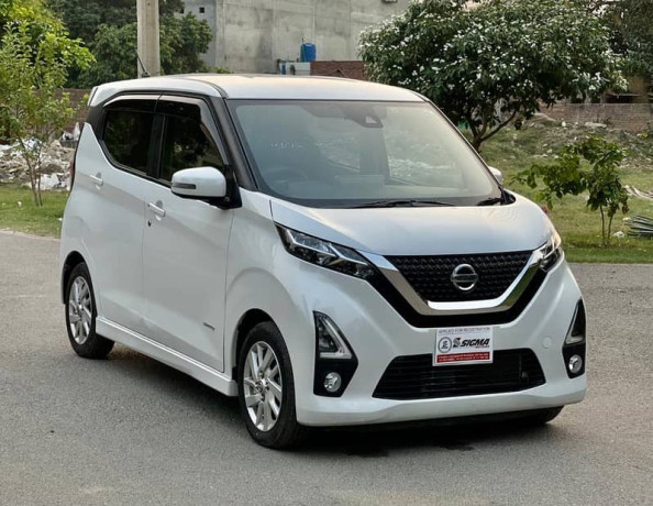 nissan-dayz-highway-star-20202023-big-1