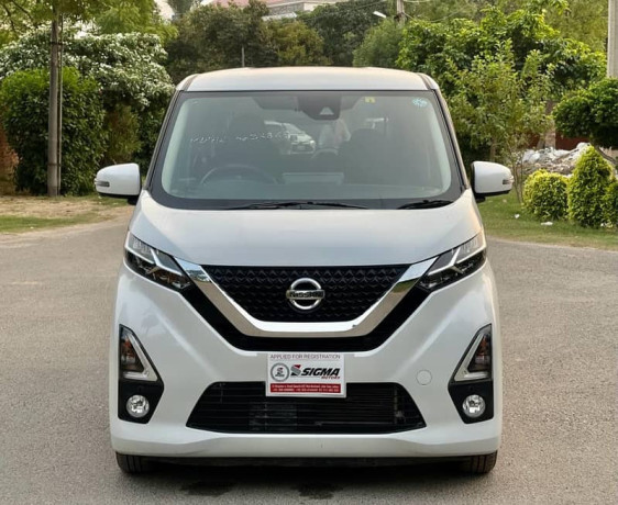 nissan-dayz-highway-star-20202023-big-0