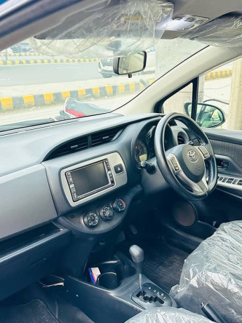toyota-vitz-2014-big-5