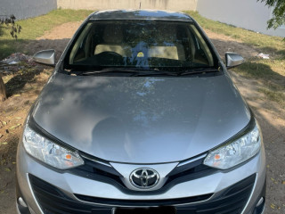 toyota-yaris-sedan-ativ-cvt-13