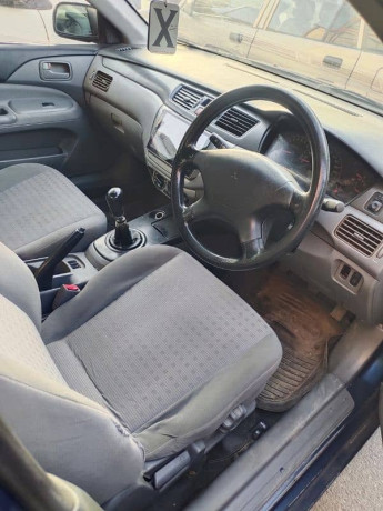 mitsubishi-lancer-2005-big-3