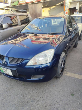 mitsubishi-lancer-2005-big-1