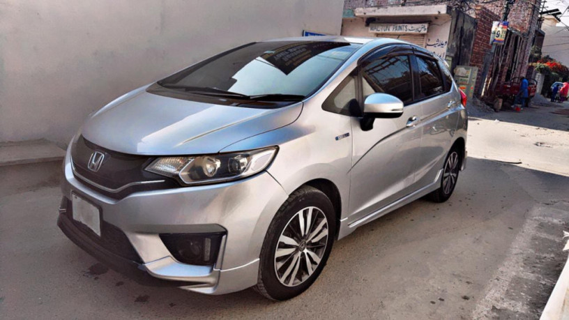 honda-fit-15-hybrid-rs-fully-loaded-big-1