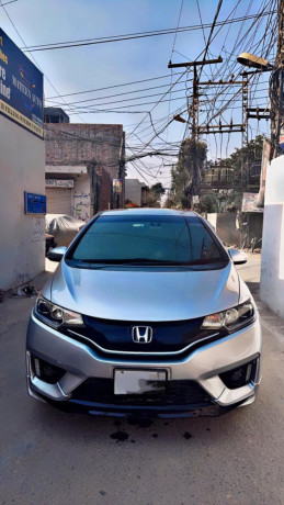 honda-fit-15-hybrid-rs-fully-loaded-big-0