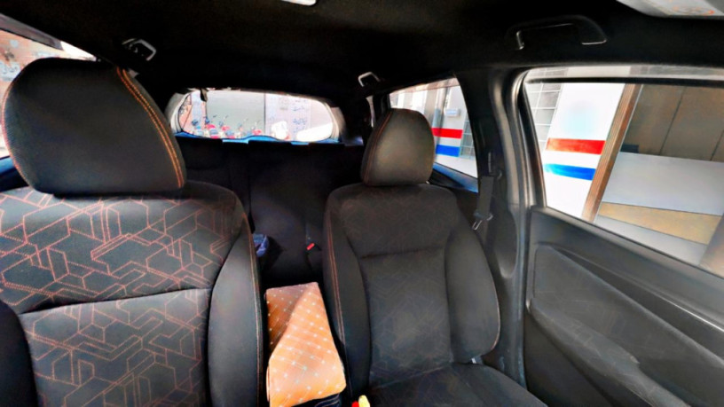 honda-fit-15-hybrid-rs-fully-loaded-big-5