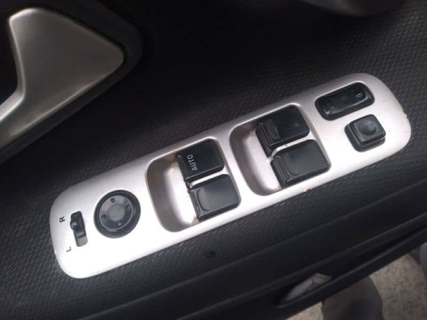 suzuki-liana-2006-big-12
