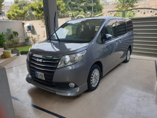 toyota-noah-7-seater
