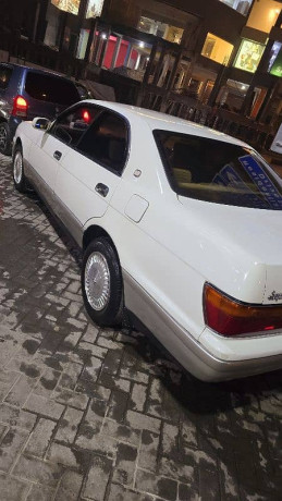 toyota-crown-1995-royal-saloon-big-10