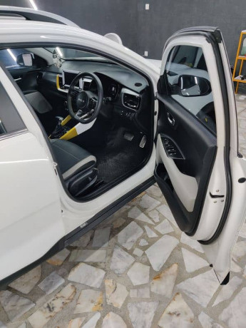 kia-stonic-2024-big-16