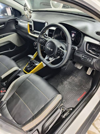 kia-stonic-2024-big-10