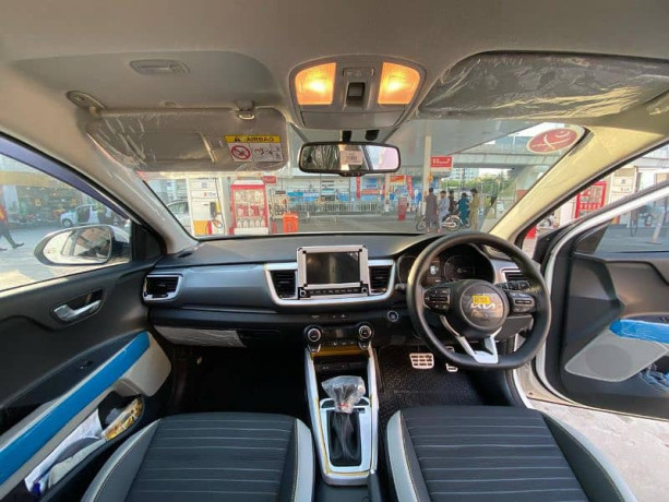 kia-stonic-2024-big-15