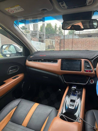 honda-vezel-2016-big-9