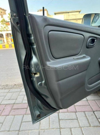 suzuki-alto-2012-big-15