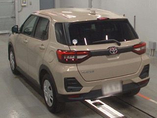 toyota-raize-xs-2021-big-2