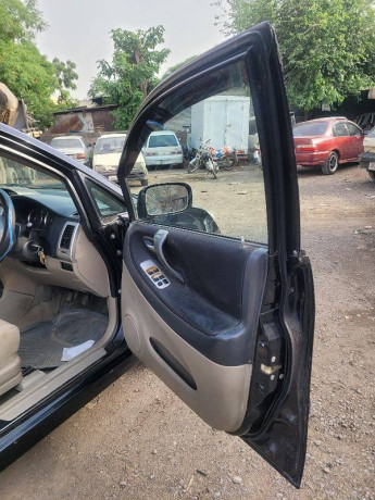 suzuki-liana-2006-rxi-lahore-number-big-2