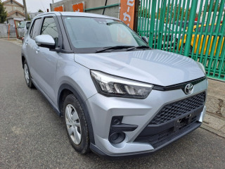 toyota-raize-xs-2021-bl