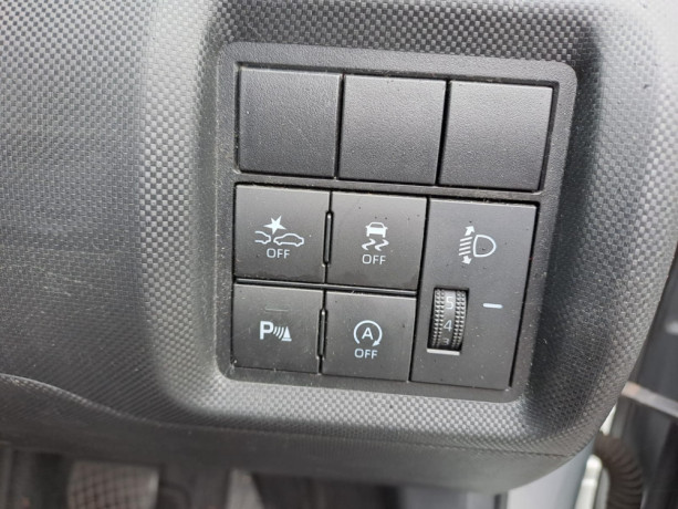 toyota-raize-xs-2021-bl-big-7