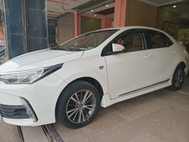 toyota-corolla-altis-2018-big-1